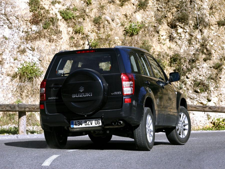  Suzuki Grand Vitara 5-Door 2005 года  (фото 17 из 18)